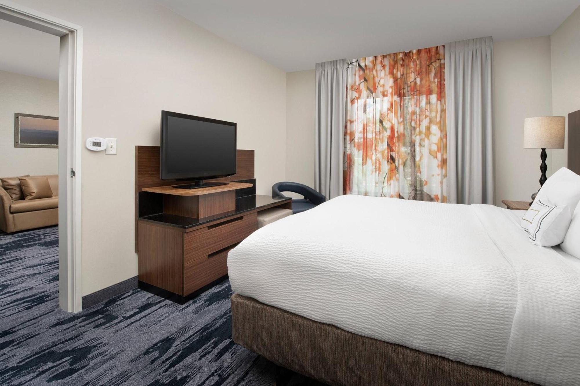 Fairfield Inn & Suites Baltimore BWI Airport Линтикам Экстерьер фото